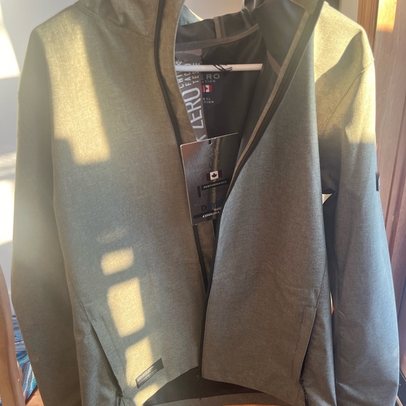 Jackets and hoodies to sale - Picture 4 of 10